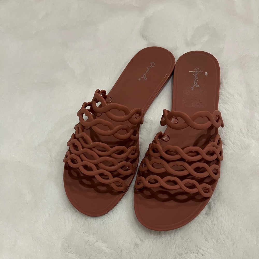 Flats slippers